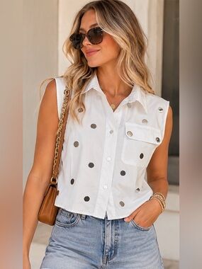 Ontwelfth Sleeveless Button Up Blouse